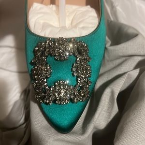 Manolo Blahnik Hangisi Raso Verde Satin Pump